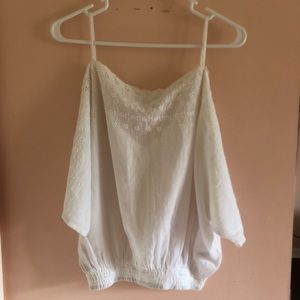 Beautiful off the shoulder UO Top!